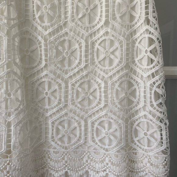 White ecru lace dress - Picture 7 of 7